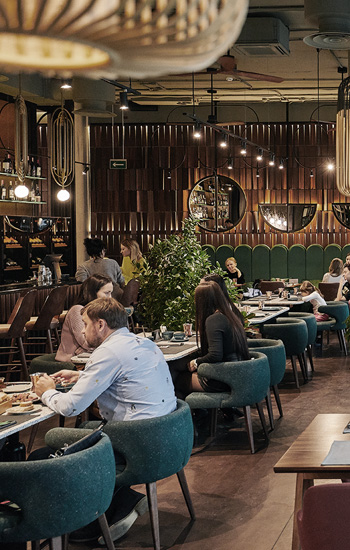 Dining at Queenz by Sapphire